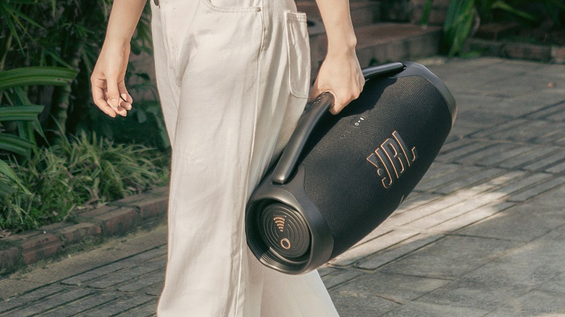 Boombox 3 Wi-Fi xách đi dễ dàng
